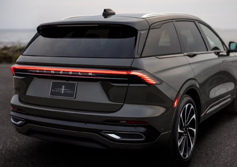 The rear of a 2024 Lincoln Black Label Nautilus® SUV displays full LED rear lighting. | Seekins Lincoln in Fairbanks AK