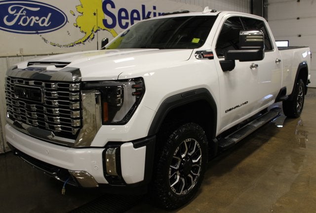 2024 GMC Sierra 4WD Crew Cab Standard Box Denali's photo