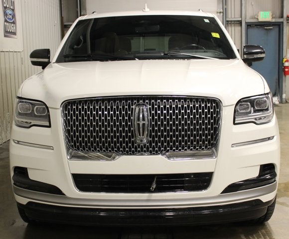 2023 Lincoln Navigator L Reserve