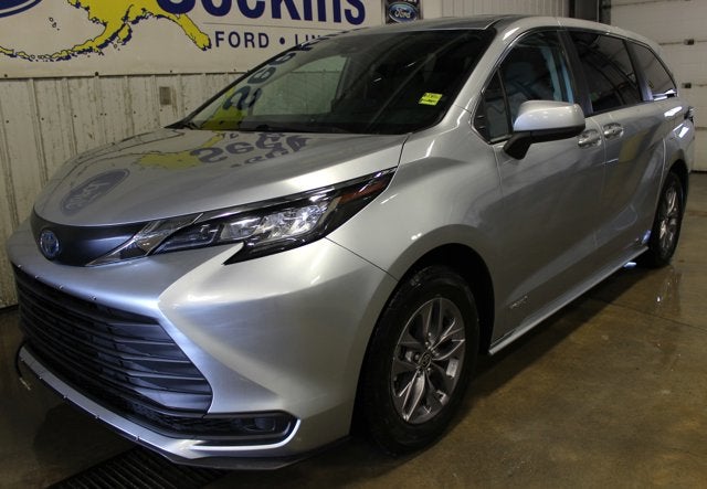 2021 Toyota Sienna LE
