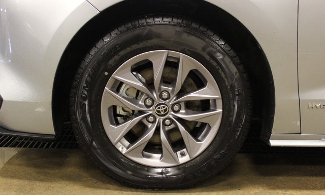 2021 Toyota Sienna LE
