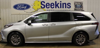 2021 Toyota Sienna LE