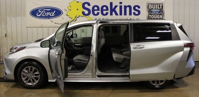 2021 Toyota Sienna LE