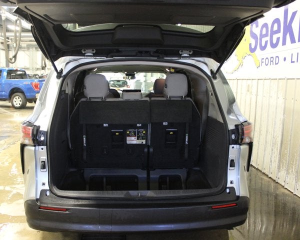 2021 Toyota Sienna LE