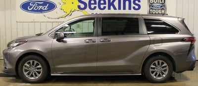 2022 Toyota Sienna XLE