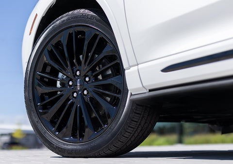 The stylish blacked-out 20-inch wheels from the available Jet Appearance Package are shown. | Seekins Lincoln in Fairbanks AK