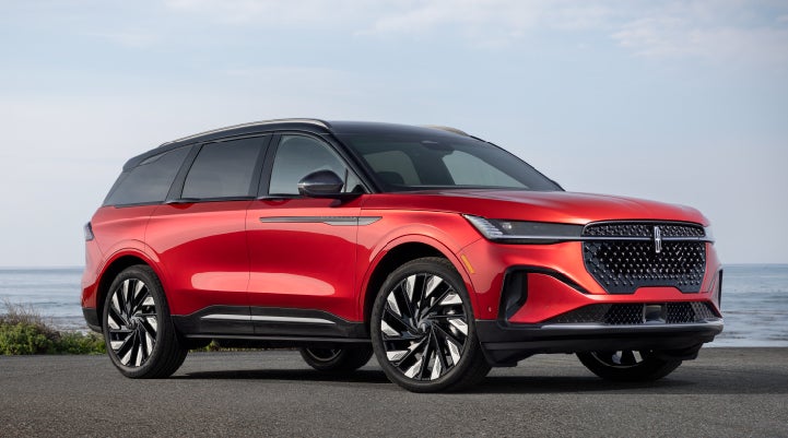 A 2024 Lincoln Nautilus® Reserve model is shown with the stylish available Jet Appearance Package. | Seekins Lincoln in Fairbanks AK