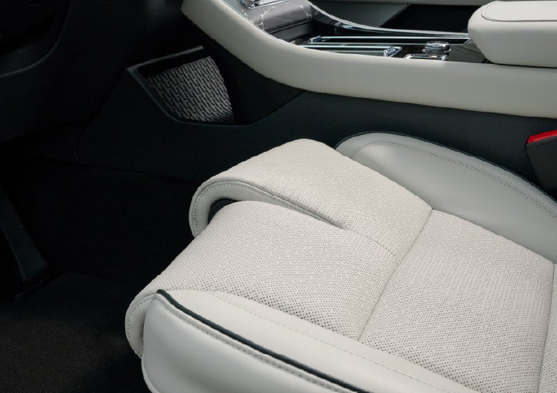 The front passenger Perfect Position seat is shown with the thigh extender adjusted.| Seekins Lincoln in Fairbanks AK